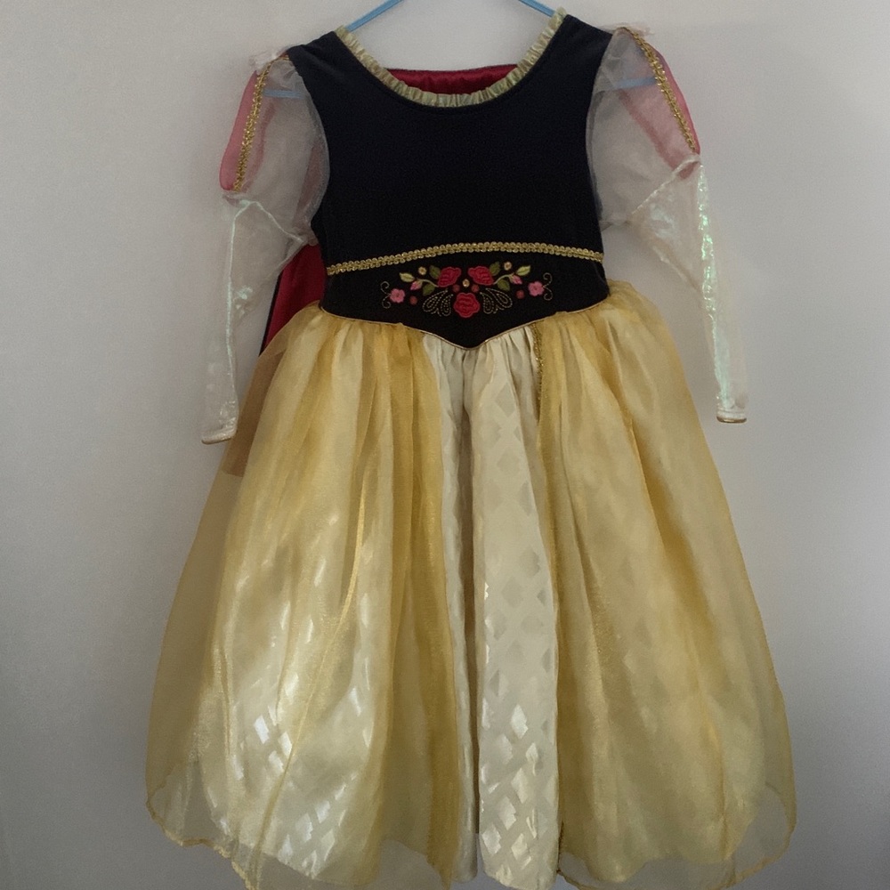 NWOT Disney Snow White Costume